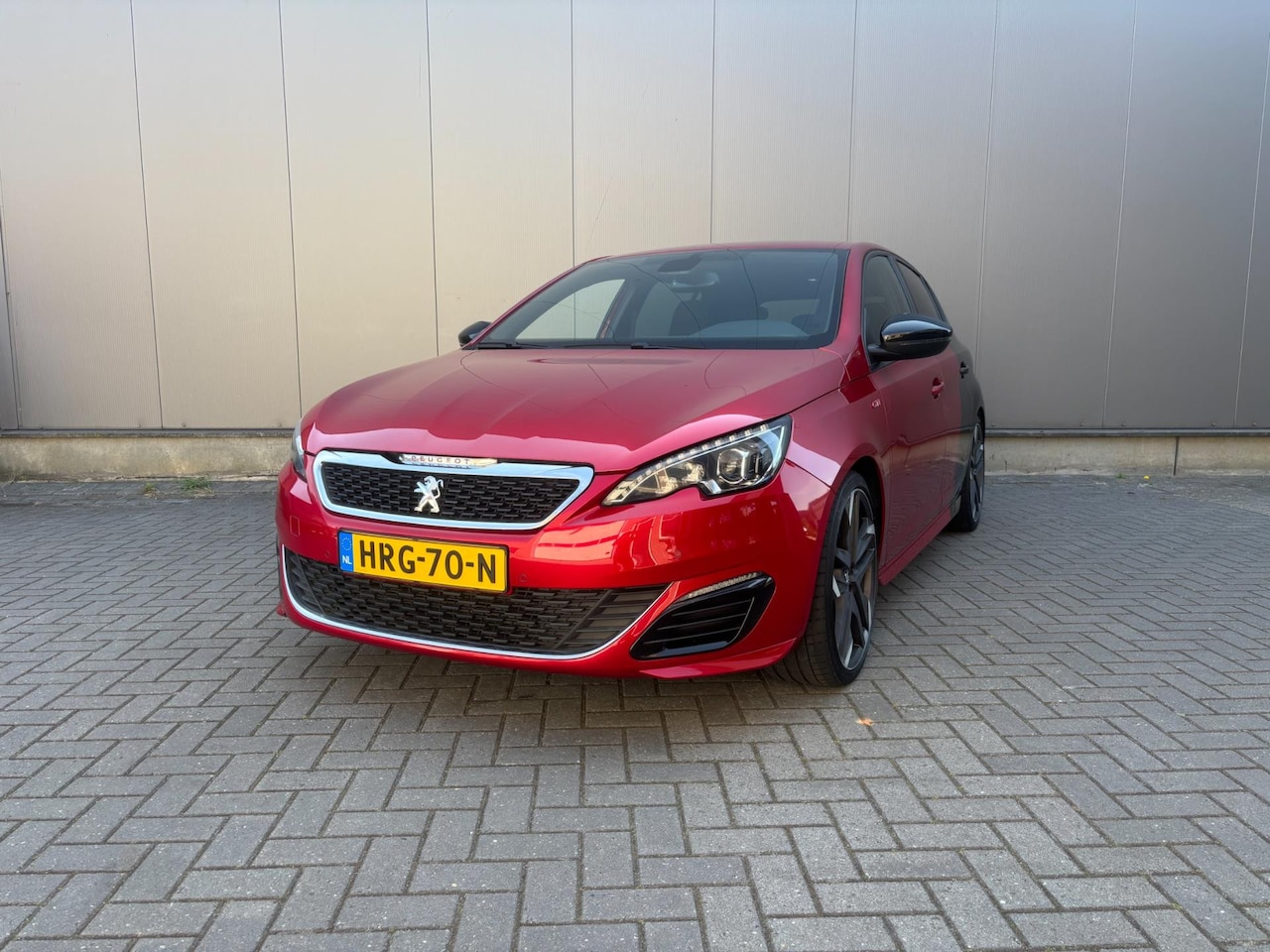 Peugeot 308 - 1.6 e-THP GTi 270 1.6 e-THP GTi 270 - AutoWereld.nl