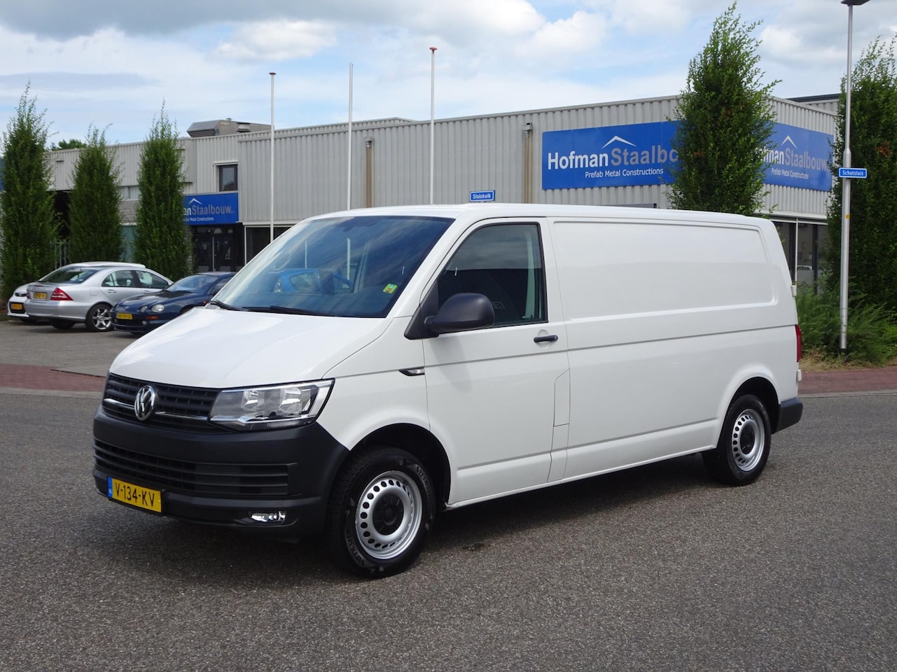 Volkswagen Transporter - 2.0 TDI L2H1 3 Zits Airco Trekhaak - AutoWereld.nl