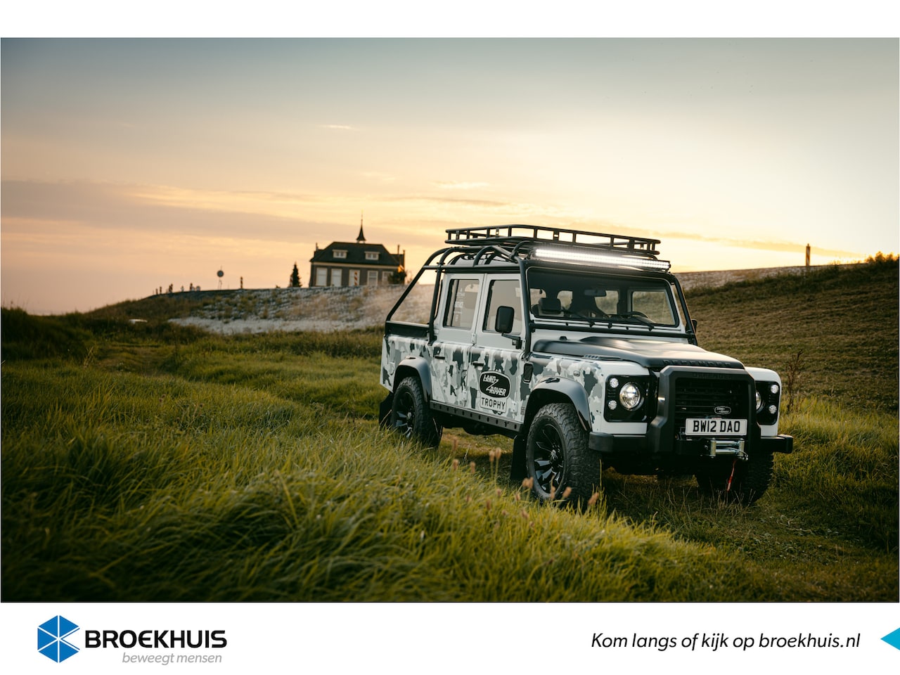 Land Rover Defender 110 - Crew Cab TROPHY 2 Works V8 | 1 of 4 LHD Defender Trophy 2 Crew Cab | WARN | - AutoWereld.nl