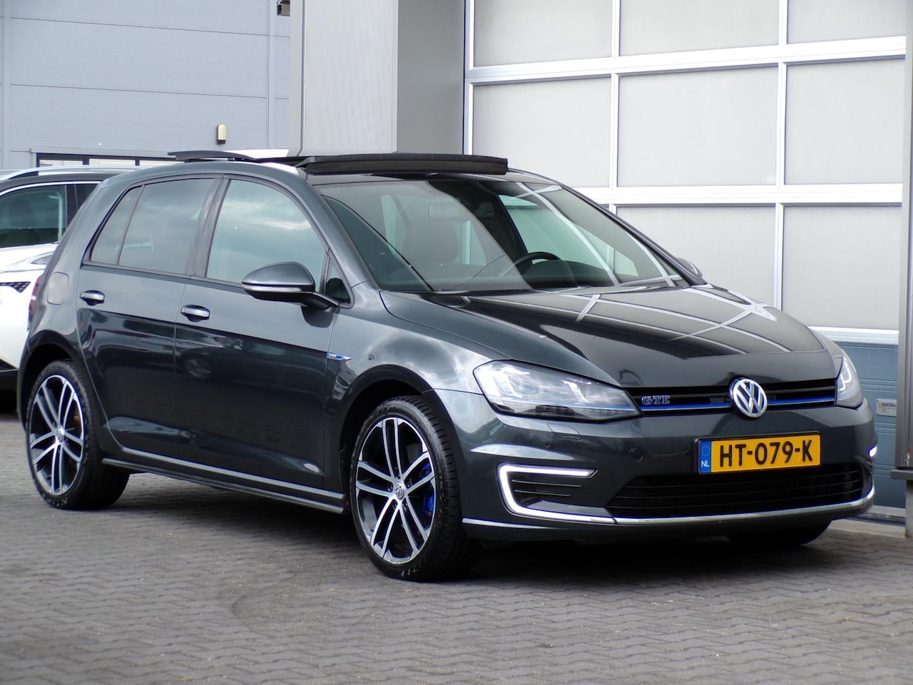 Volkswagen Golf - 1.4 TSI GTE|Pano|Cruise|LED|Cam|PDC|Carplay - AutoWereld.nl