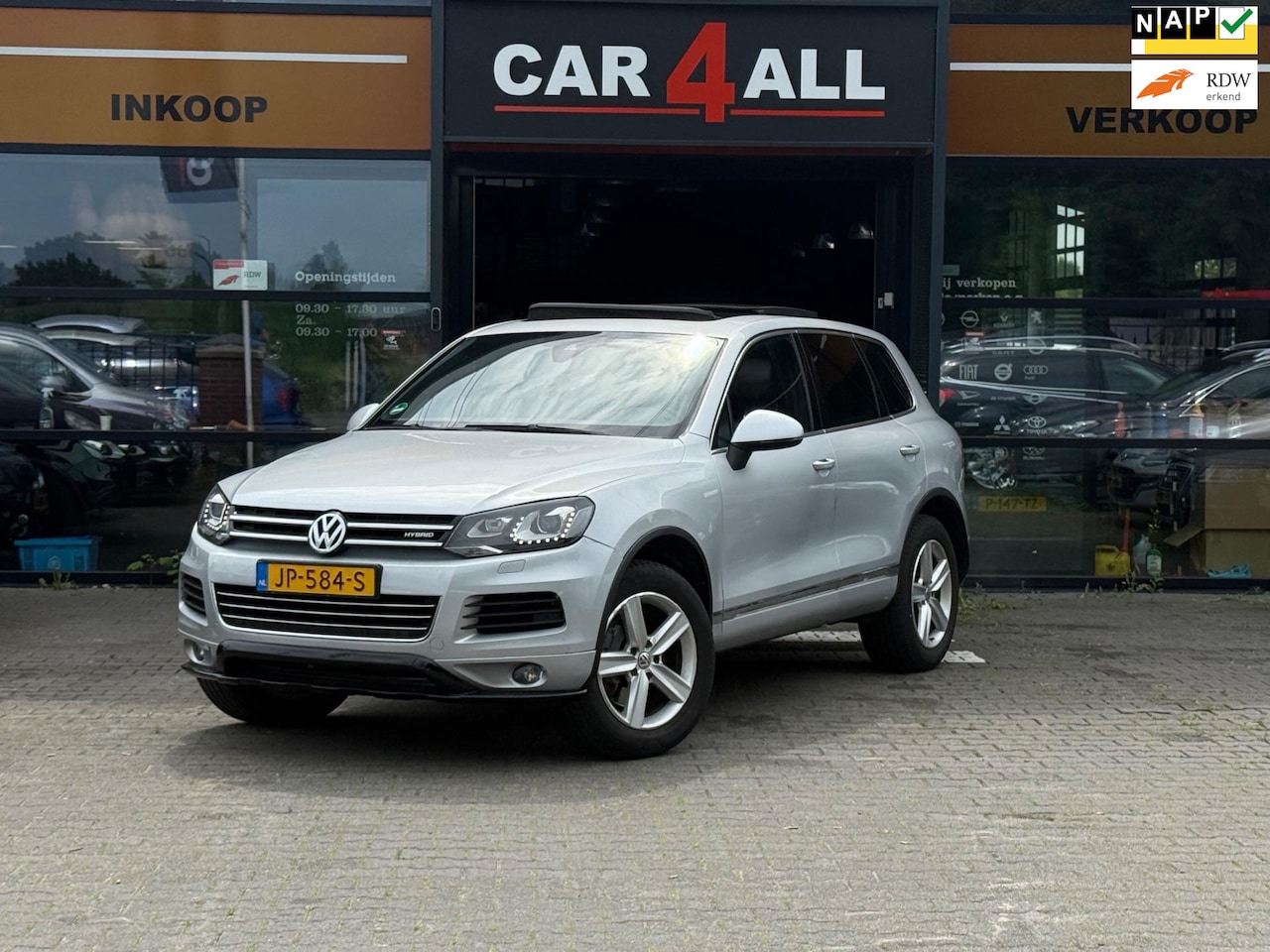 Volkswagen Touareg - 3.0 TSI Hybrid Highline PANO/LEDER/PDC/APK 12-07-2026/ORIGINEEL/VOL OPTIE - AutoWereld.nl