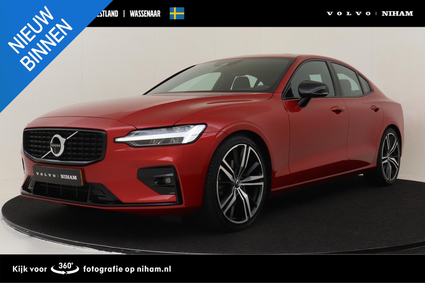 Volvo S60 - B4 (M-HYBRID) R-DESIGN -PANO.DAK|HEAD-UP DISP.|BLIS|19"|HARMAN/KARDON|POWER-SEATS|360°CAM - AutoWereld.nl