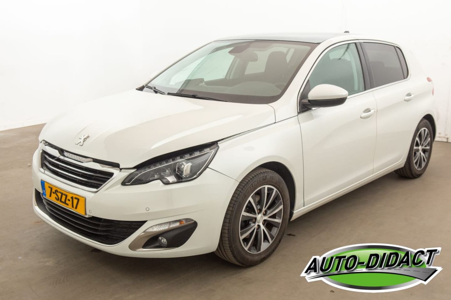 Peugeot 308 - 1.6 THP Allure Pano Clima Navi - AutoWereld.nl