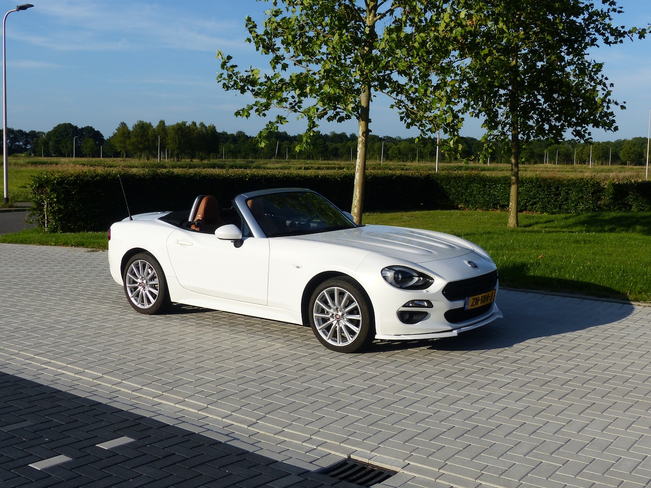 Fiat 124 Spider - 1.4 MultiAir Turbo Lusso - AutoWereld.nl