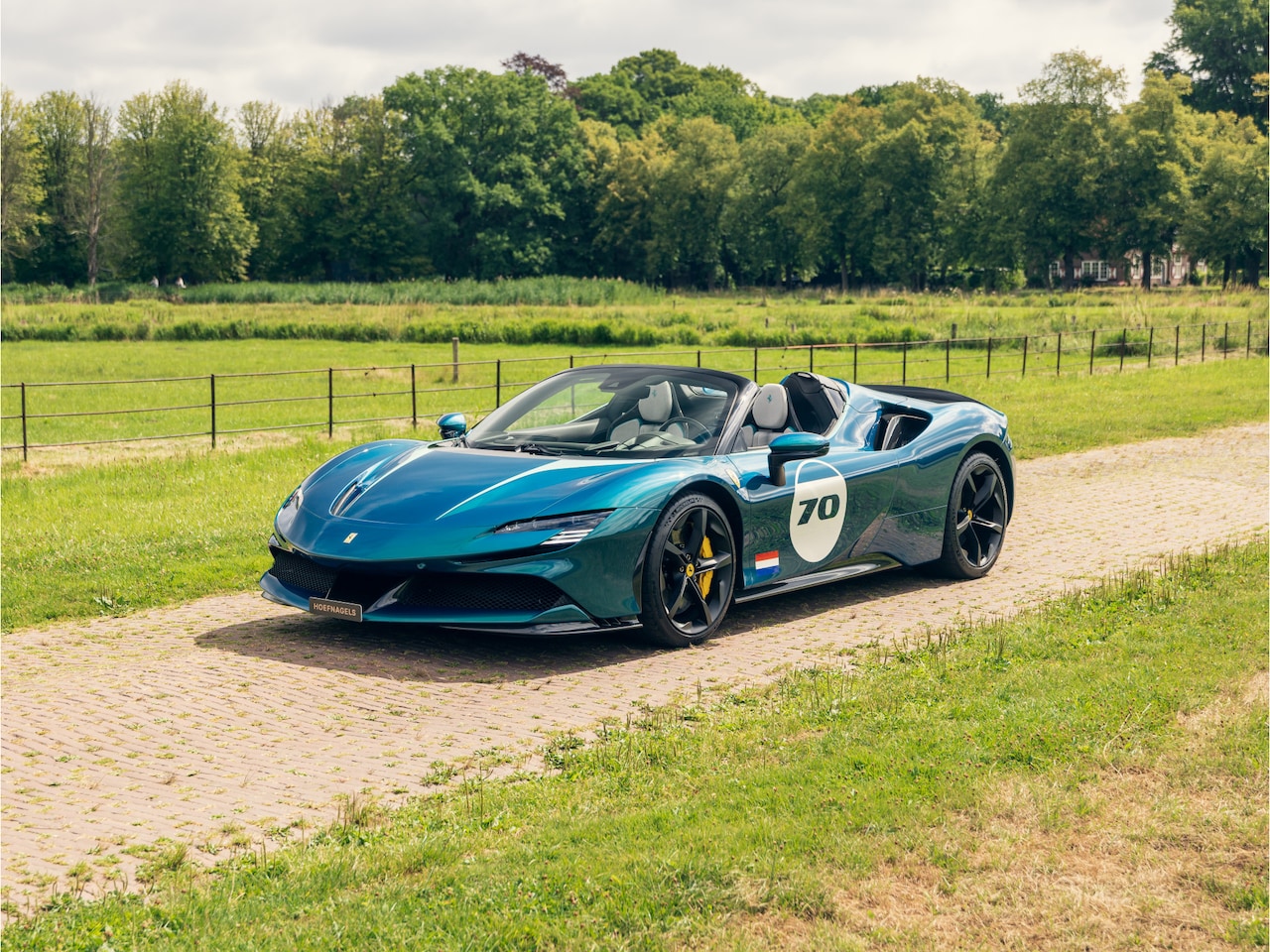 Ferrari SF90 Spider - 4.0 V8 Cavalcade, Tailor Made, Assetto Fiorano Wing - AutoWereld.nl