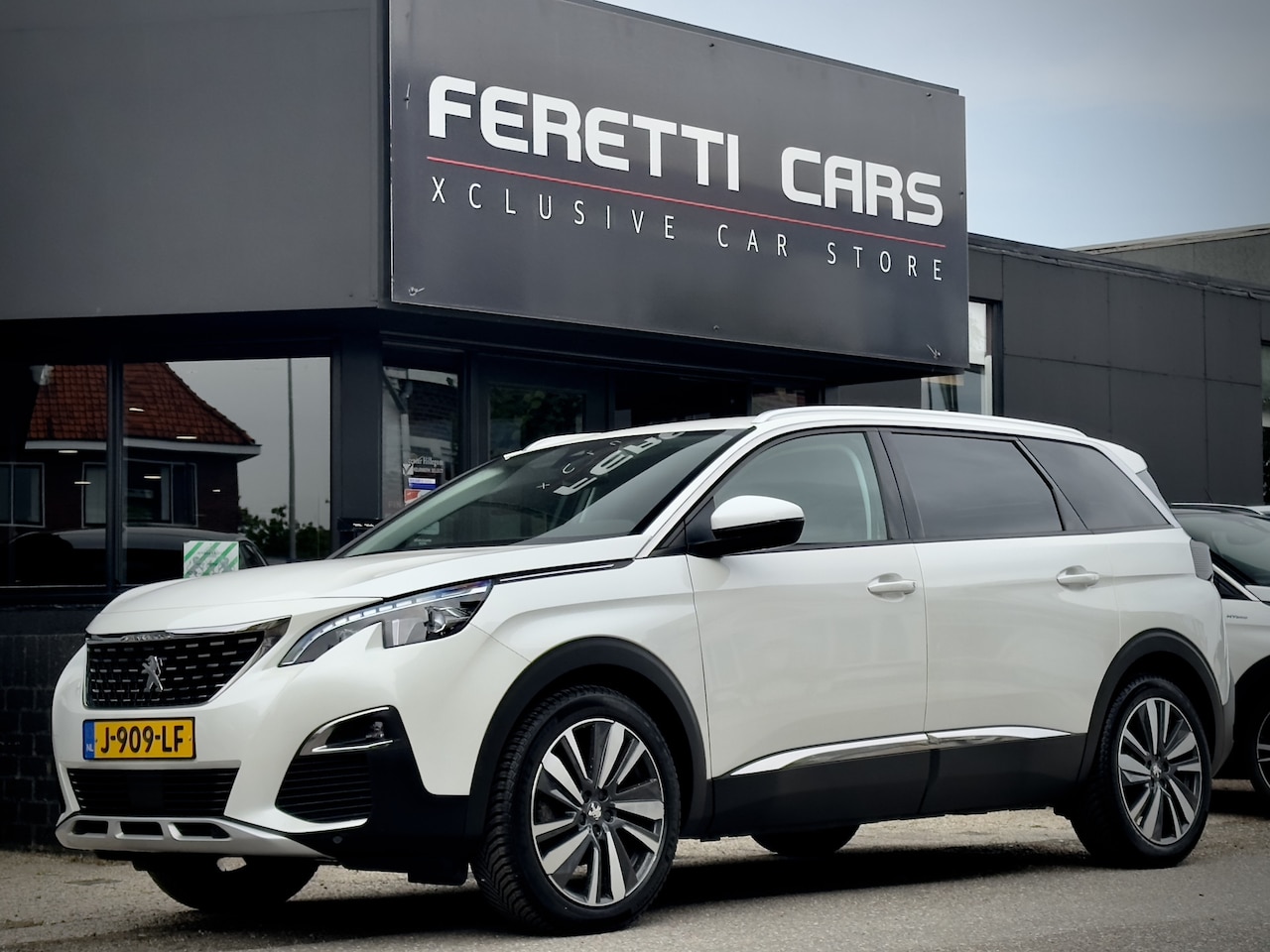 Peugeot 5008 - 1.2 AUT8 PURE TECH BLUE PREMIUM 131PK 7PERS LEDER NAVI CAMERA DIGI-DASH APPLE-CARPLAY LED - AutoWereld.nl