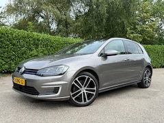 Volkswagen Golf - 1.4 TSI GTE Automaat | Panoramadak | Leder | 18" Velgen | Navi | Clima | Trekhaak | PDC |