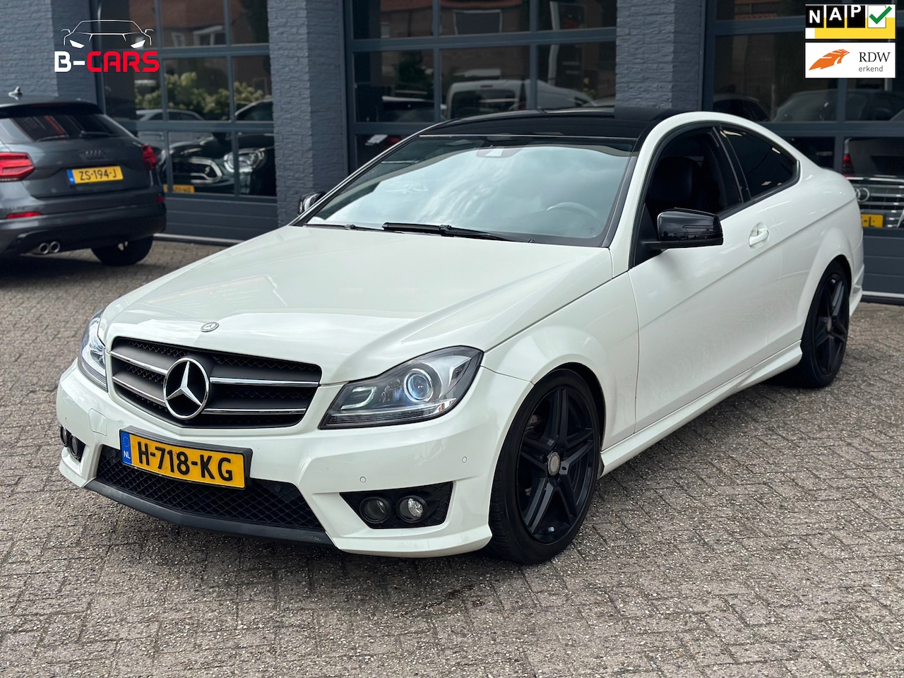 Mercedes-Benz C-klasse Coupé - 180 AMG|Facelift|Leer|Stoelvw|XlNavi|Nap!! - AutoWereld.nl