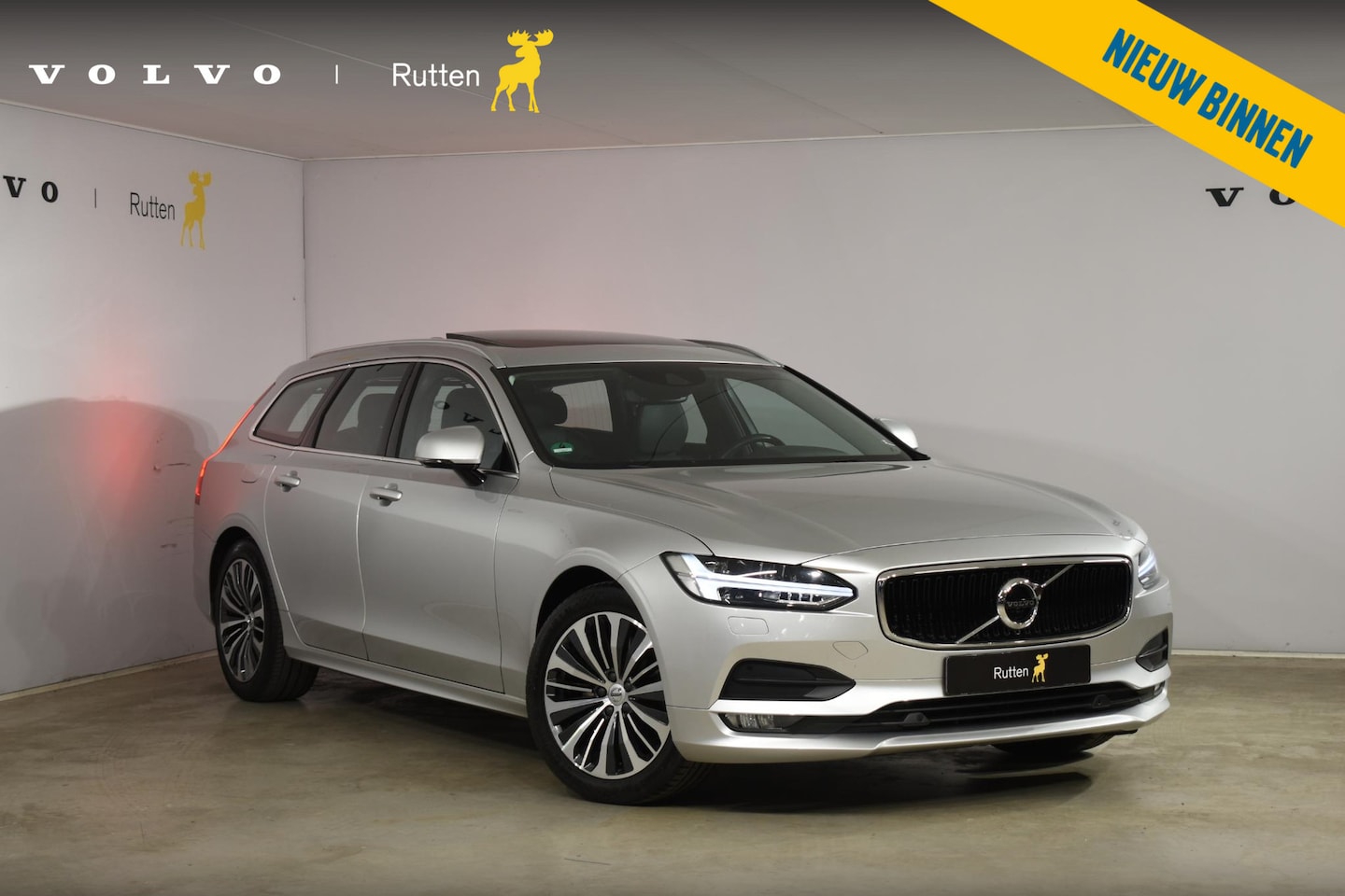 Volvo V90 - T4 Business Luxury+ / Adaptive Cruise control / Elektrisch Panoramadak / Trekhaak / Stoelv - AutoWereld.nl