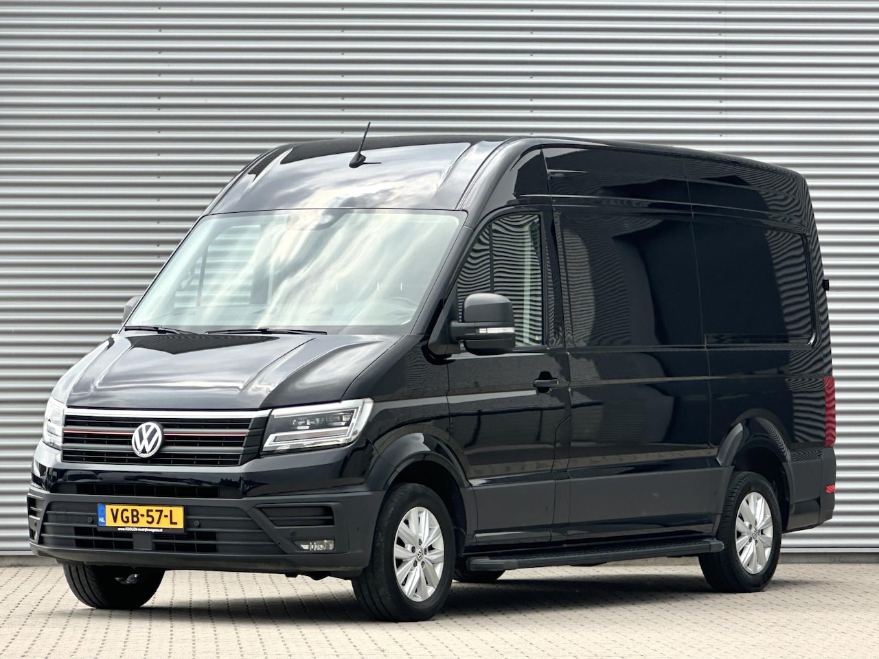 Volkswagen Crafter - 35 2.0 TDI L3H2 Automaat|Trekhaak|Luxe|Led - AutoWereld.nl