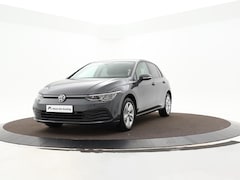 Volkswagen Golf - 1.0 eTsi 110pk DSG Life · Apple/Android Car Play · Navigatie · P-Sensoren · Sfeerverlichti