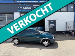 Opel Corsa - 1.4i Strada met stuurbekrachtiging, NAP en een ruime APK