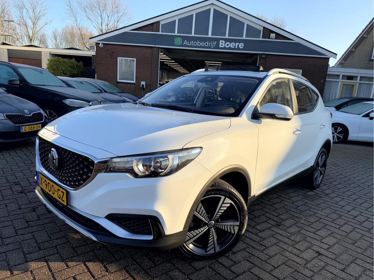 MG ZS - Luxury Panoramadak, Camera, Leer - AutoWereld.nl
