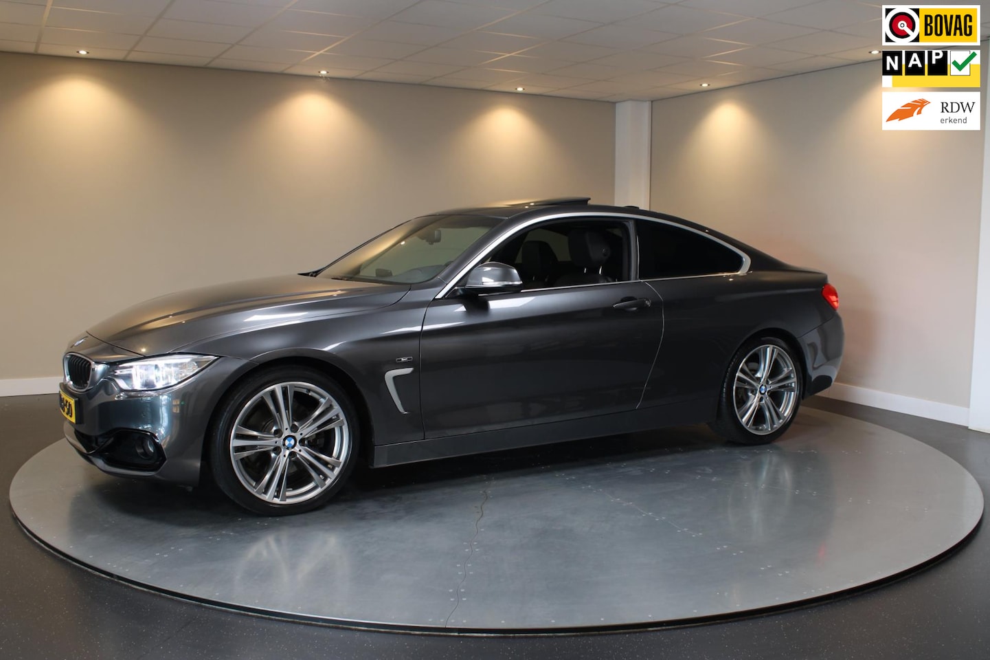 BMW 4-serie Coupé - 428i High Executive *245Pk Automaat* M-stuur|Camera|Stoelverw. - AutoWereld.nl