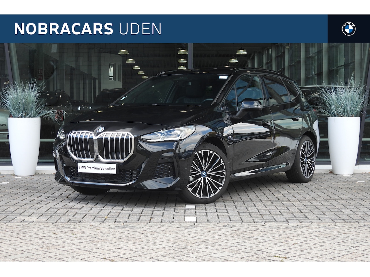 BMW 2-serie Active Tourer - 225xe M Sport Automaat / Panoramadak / Sportstoelen / M Adaptief onderstel / Comfort Acces - AutoWereld.nl