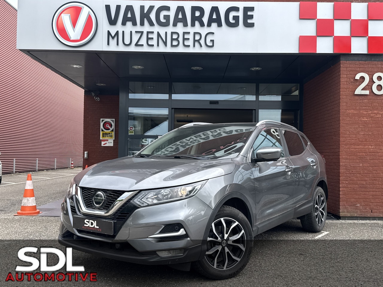 Nissan Qashqai - 1.3 DIG-T N-Connecta // PANO DAK // NAVI // CLIMA // CRUISE // CAMERA // PDC // - AutoWereld.nl