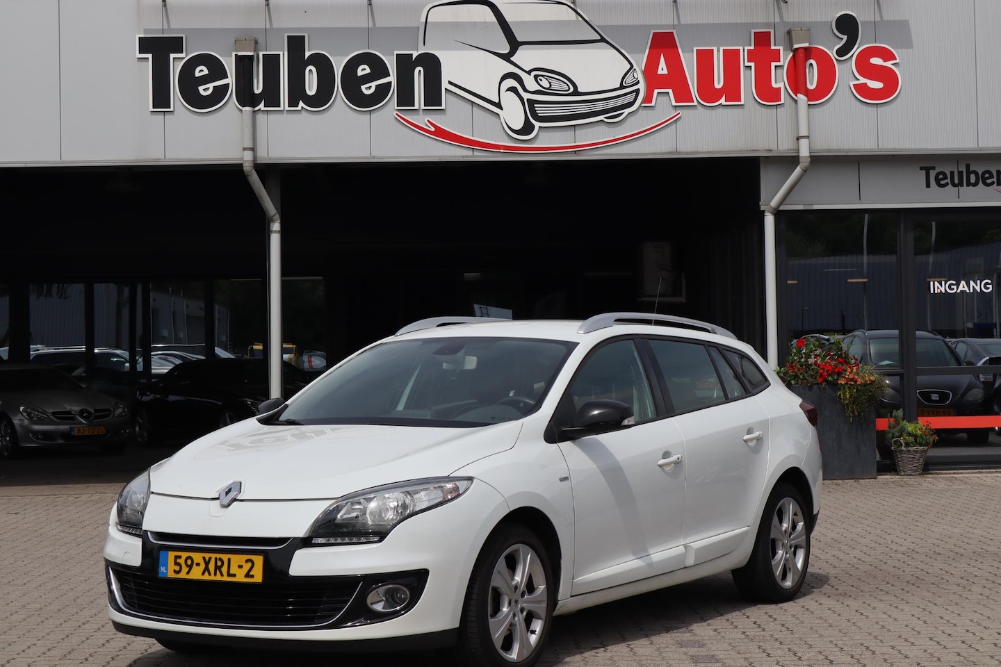 Renault Mégane Estate - 1.5 dCi Bose Climate control, Navigatie, Trekhaak, Cruise control, Camera - AutoWereld.nl