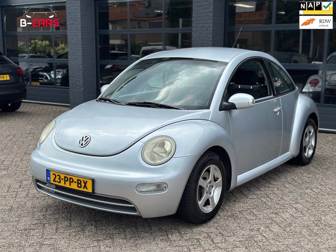 Volkswagen New Beetle - 1.6 Airco|CruiseControl|Usb/Mp3 - AutoWereld.nl