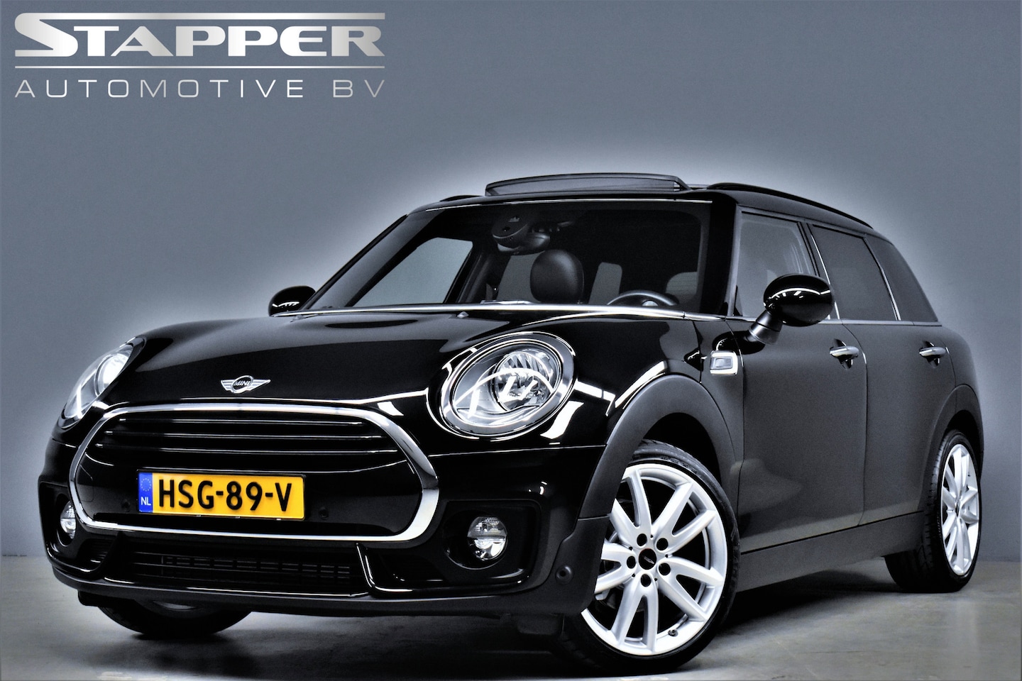 MINI Clubman - Mini 1.5 Cooper 136pk Chili Serious Business JCW Pano/Leer/Navi/Bluetooth/Climate/Cruise/P - AutoWereld.nl