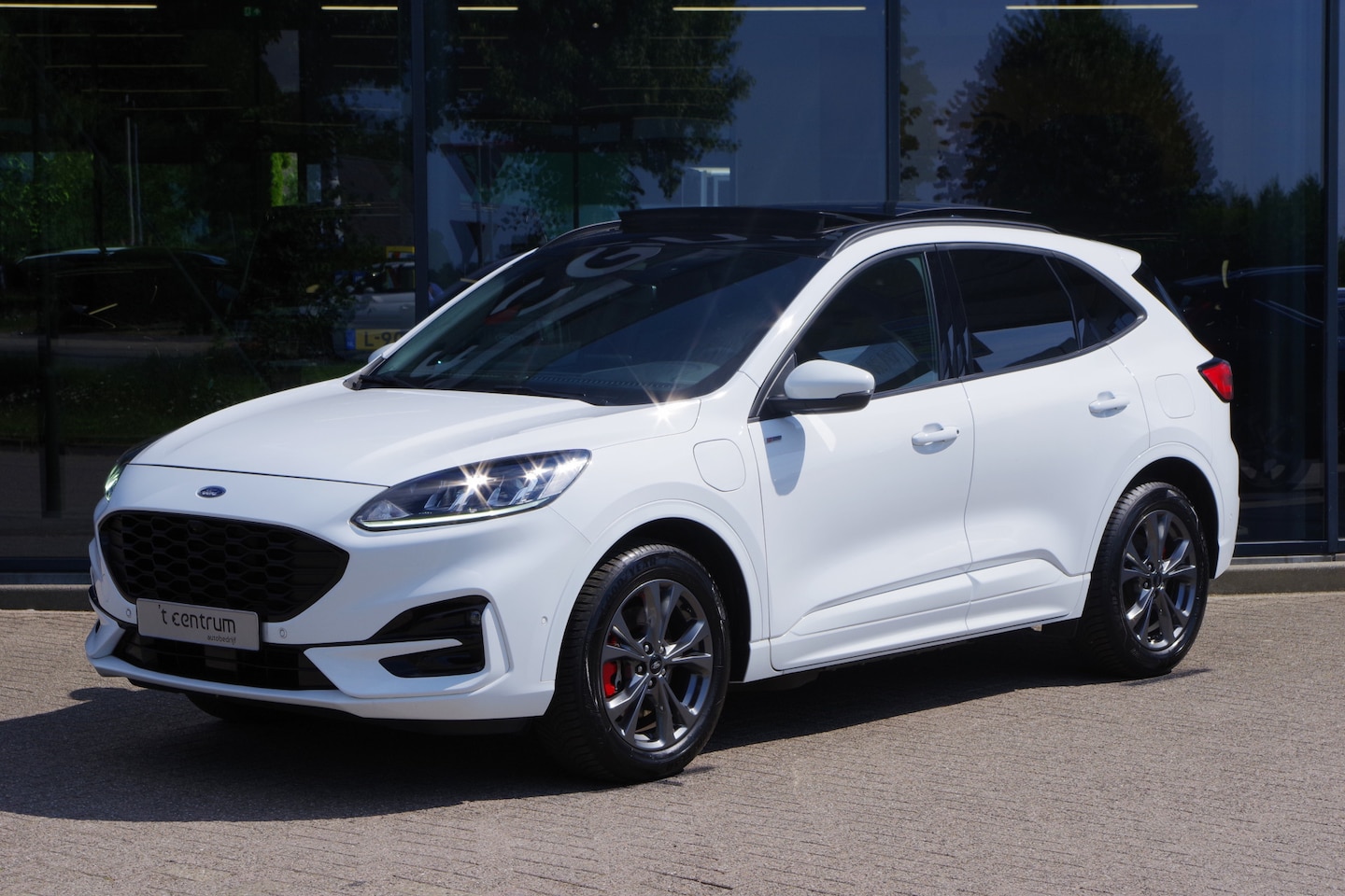 Ford Kuga - 2.5 PHEV ST-Line 2.5 PHEV 225 PK ST-Line, Panoramadak, 360 Camera, Winterpakket, Adap. Cruise - AutoWereld.nl