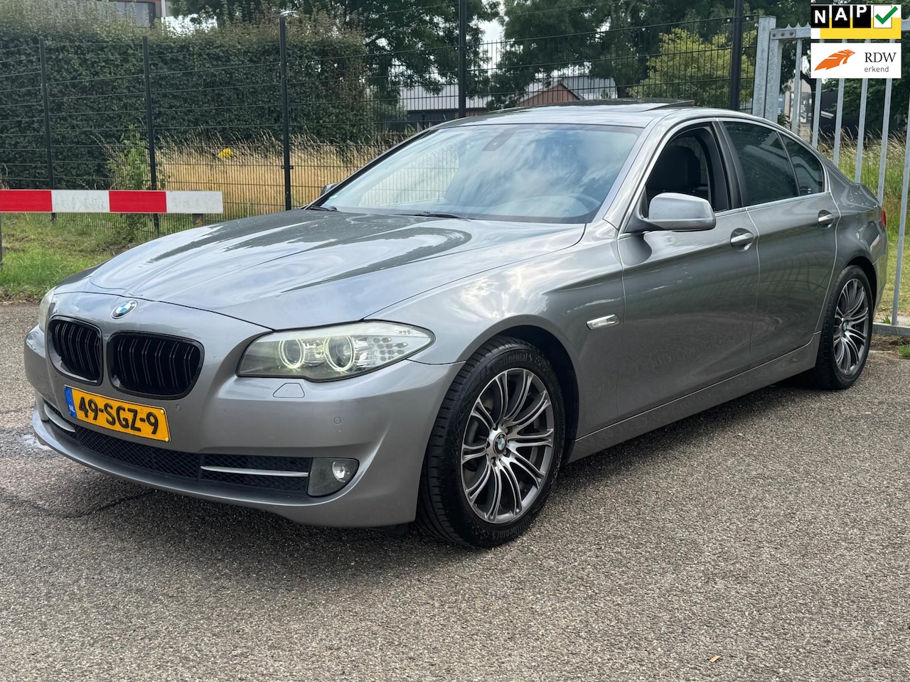 BMW 5-serie - 523i High Exe 18inch Leder Opendak Navi Xenon NAP - AutoWereld.nl