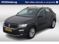 Volkswagen T-Roc - 1.0 TSI Style Panoramadak / App-connect / Trekhaak / Parkeersensoren / Airco / Cruise