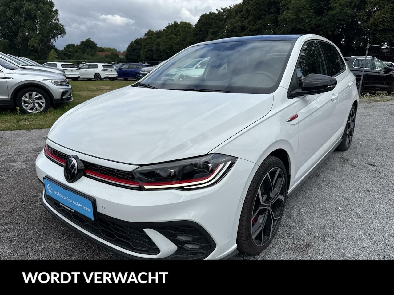 Volkswagen Polo - 2.0 TSI GTI // Panoramadak - IQ Light - Camera - App Connect Wireless - BEATS - 12 mnd Gar - AutoWereld.nl