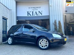 Volkswagen Golf - 1.6 FSI Sportline