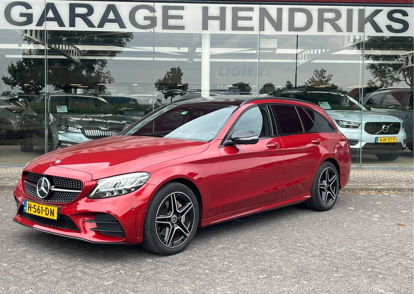 Mercedes-Benz C-klasse Estate - 180 AMG Virtual | Pano | 360 cam | Sfeer | Leder alcantara | Trekhaak 1800kg | - AutoWereld.nl