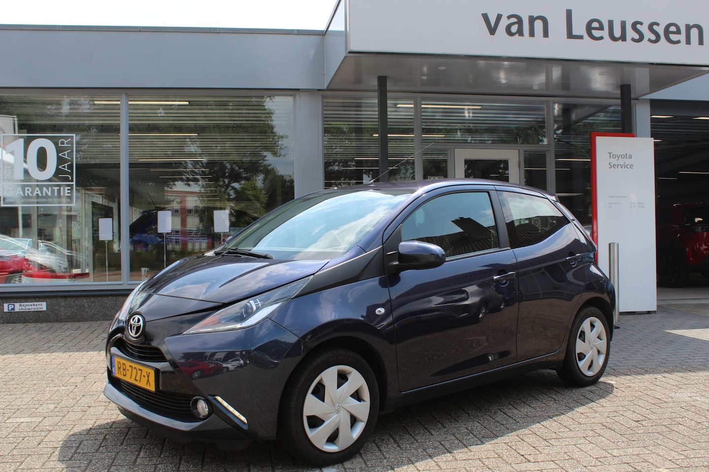 Toyota Aygo X - X-PLAY AUTOMAAT 5-DEURS CAMERA LED AUDIO-STUURWIELBEDIENING EL-RAMEN BLUETOOTH - AutoWereld.nl