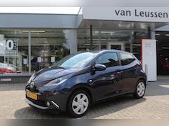 Toyota Aygo X - X-PLAY AUTOMAAT 5-DEURS CAMERA LED AUDIO-STUURWIELBEDIENING EL-RAMEN BLUETOOTH