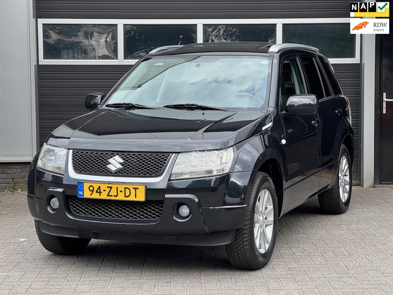 Suzuki Grand Vitara - 2.0-16V Limited Trekhaak schuifdak Youngtimer Nap Clima - AutoWereld.nl