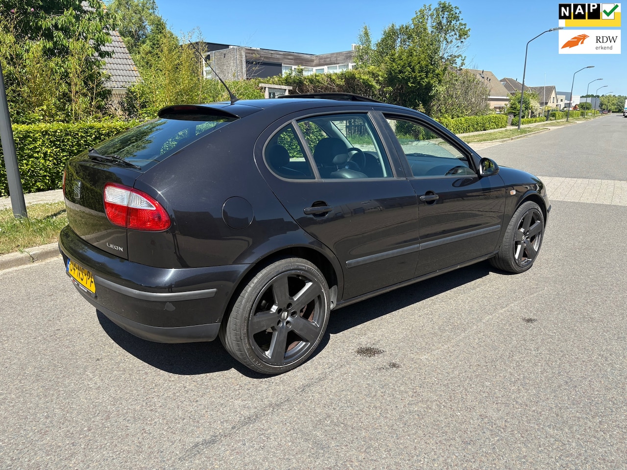 SEAT Leon - 1.6-16V Sport Schuifdak|Leer|Elecstoelen|Climate|Cruise - AutoWereld.nl