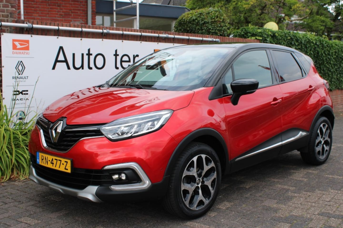 Renault Captur - TCe 90 pk Intens met o.a. dode hoek waarsch./e.c.c. /navi. - AutoWereld.nl