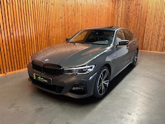 BMW 3-serie - 320e M-SPORT AUTOMAAT/ LEER/ PANORAMADAK