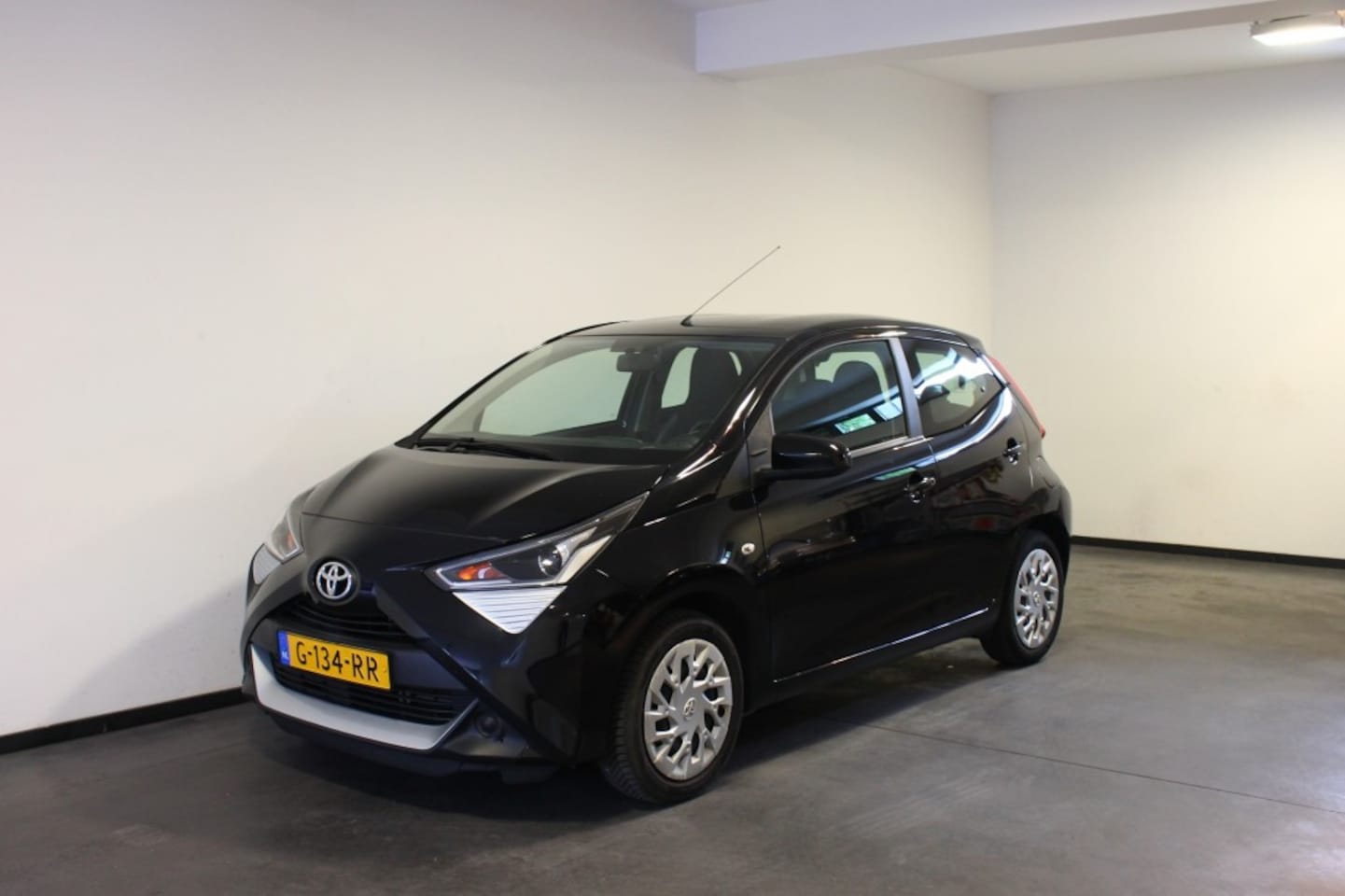 Toyota Aygo - 1.0 VVT-i x-play limited 1.0 VVT-i x-play limited - AutoWereld.nl