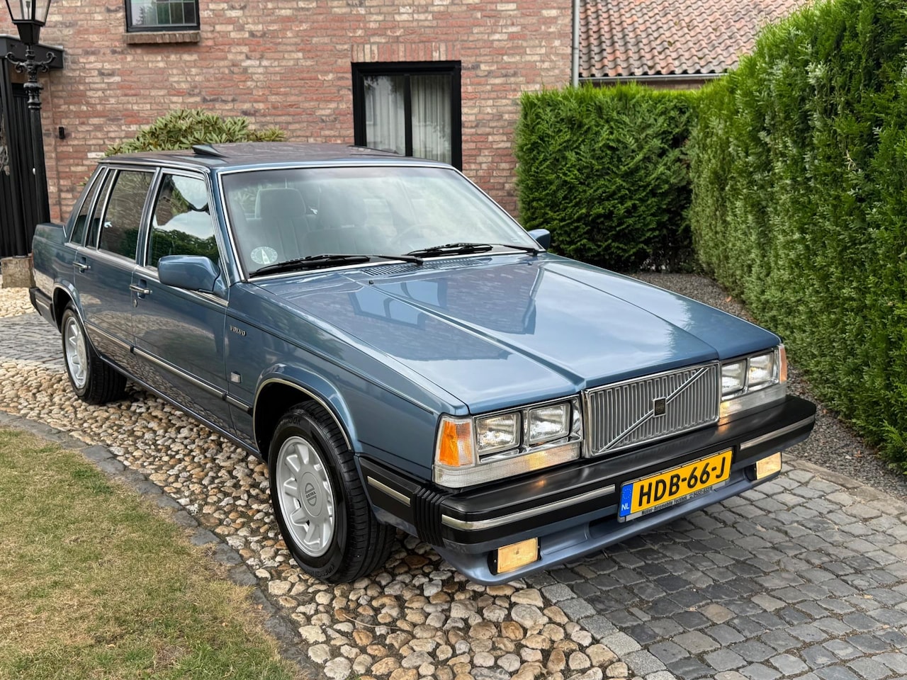 volvo-760-gle-2-8-v6-automaat-bwj-1985.jpg