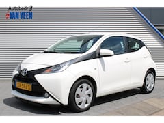 Toyota Aygo - 1.0 VVT-i x-nav | Navigatie | Parkeercamera | Airco