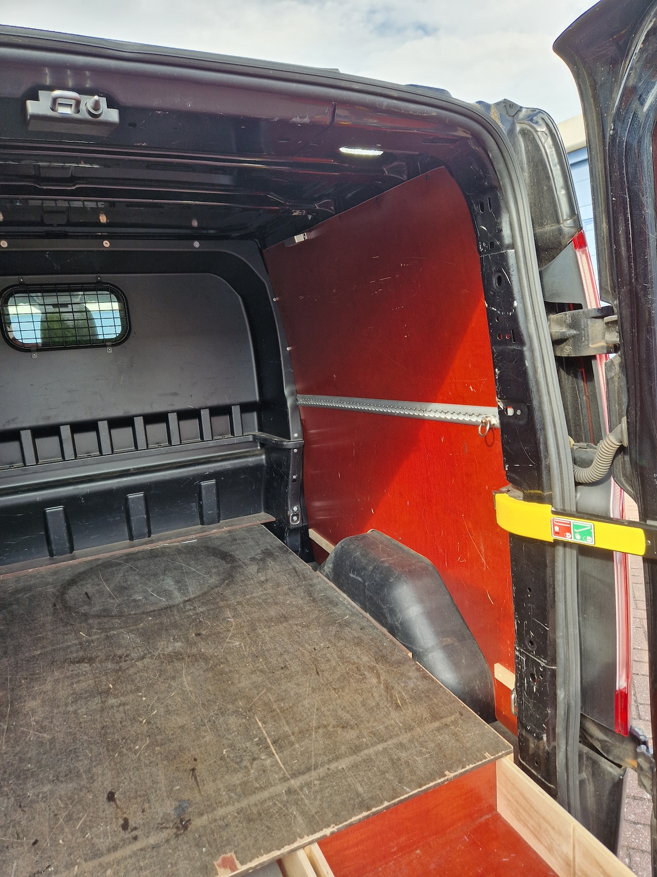 Ford Transit Custom - 300 2.0 TDCI L2H1 Limited DC Dubbele Cabine /BPM vrij - AutoWereld.nl
