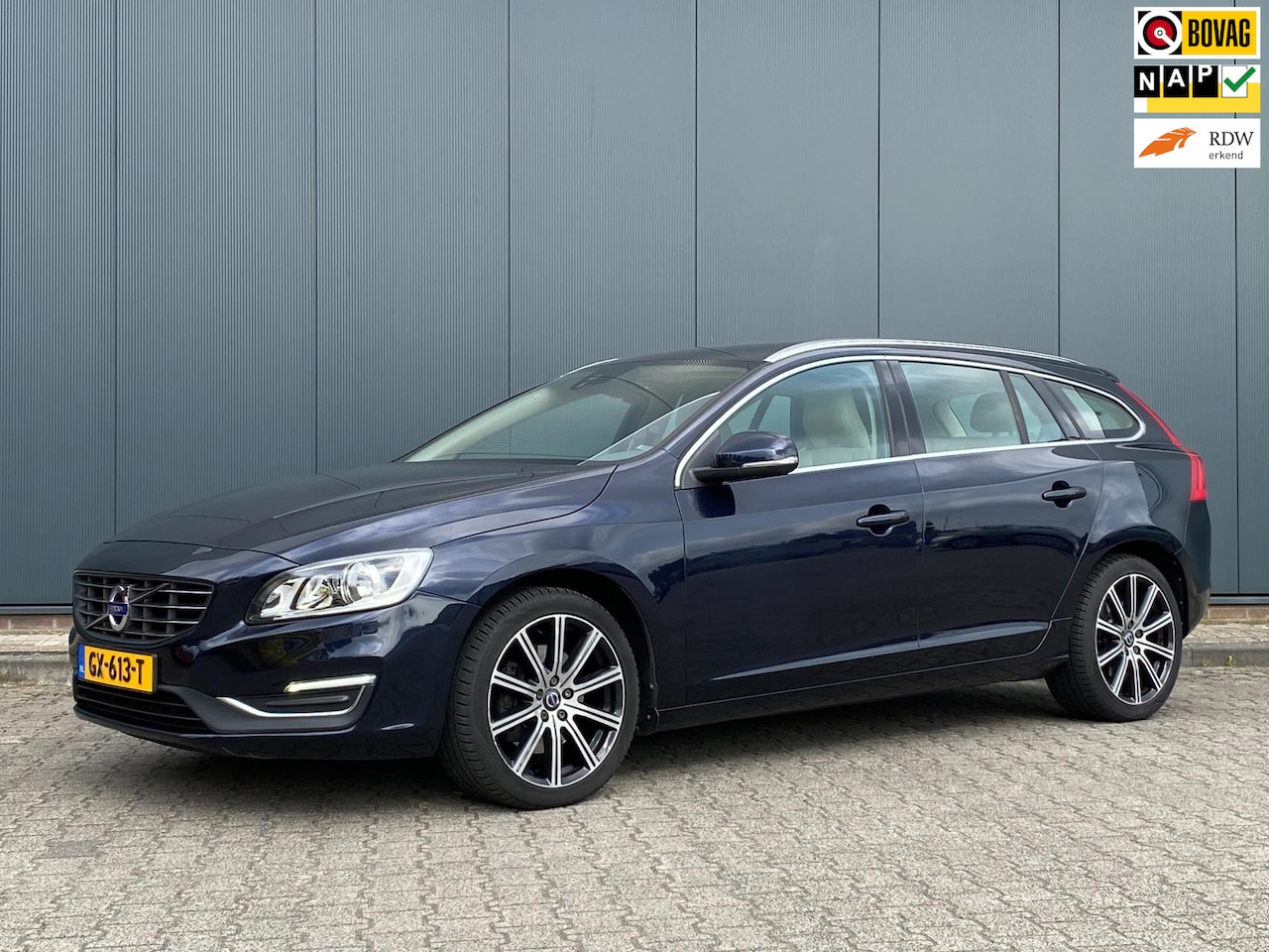 Volvo V60 - 2.0 T5 Summum | Leder | Trekhaak | Harman Kardon | Garantie - AutoWereld.nl