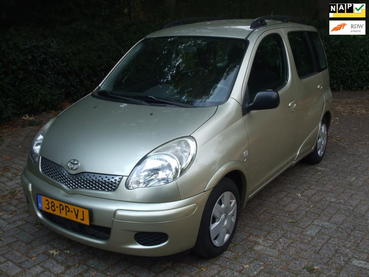 Toyota Yaris Verso - 1.5 VVT-i Sol airco NL auto trekhaak - AutoWereld.nl