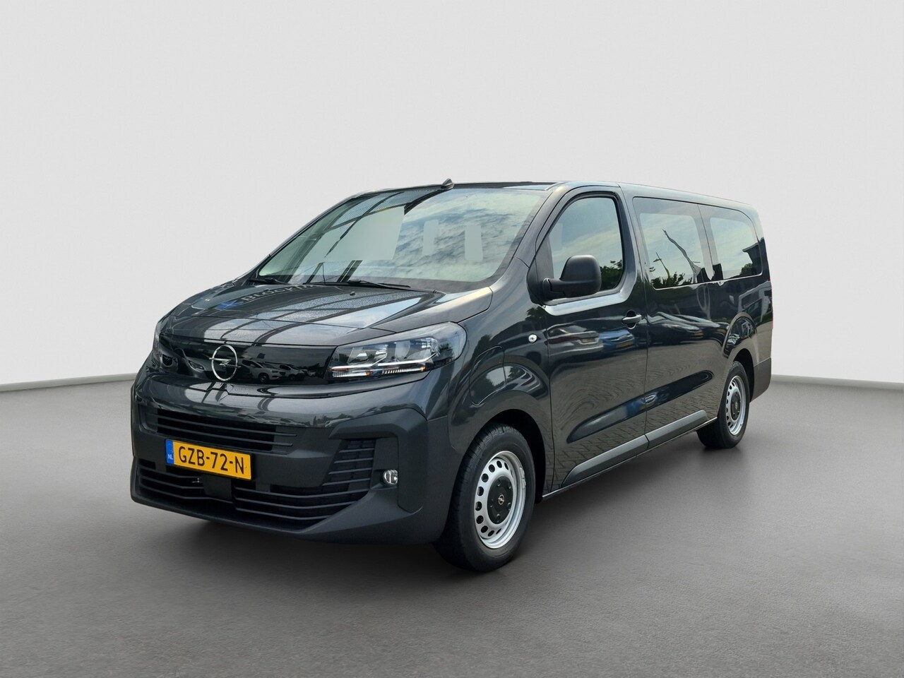 Opel Vivaro Combi Electric - L3 75 kWh 9 persoons! 8 jaar garantie | Achterruitverwarming | Achteruitrijcamera | Airco - AutoWereld.nl