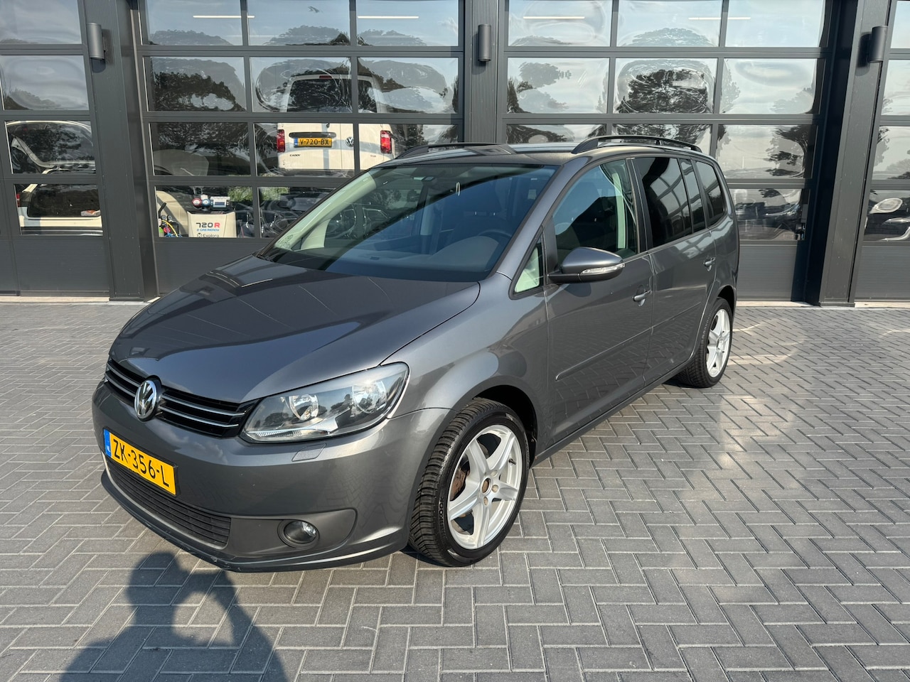 Volkswagen Touran - 1.4 TSI automaat / Stoelverwarming - AutoWereld.nl