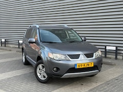 Mitsubishi Outlander - 2.4 Inspire Special Edition (bj 2010) Airco/Trekhaak/Lmv
