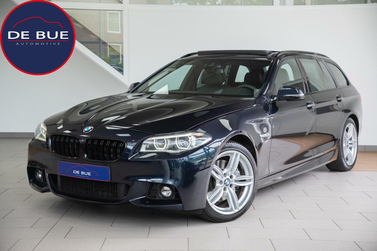 BMW 5-serie Touring - 530xd LCI|M Sport|High Executive|2e Eig|Pano|SoftClose|HeadUP|LED|Dealer Onderhouden - AutoWereld.nl