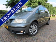 Volkswagen Sharan - 1.8 Turbo Sportline 150 PK Ecc Cruisecontrol 7 Persoons 6 Bak Lm Velgen Trekhaak