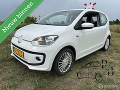 Volkswagen Up! - 1.0 high up BlueMotion AIRCO NAVIGATIE