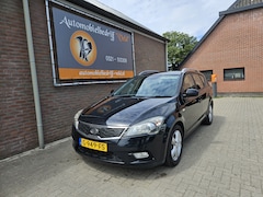 Kia Cee'd Sporty Wagon - 1.6 CRDi X-ecutive (rechts gestuurd)
