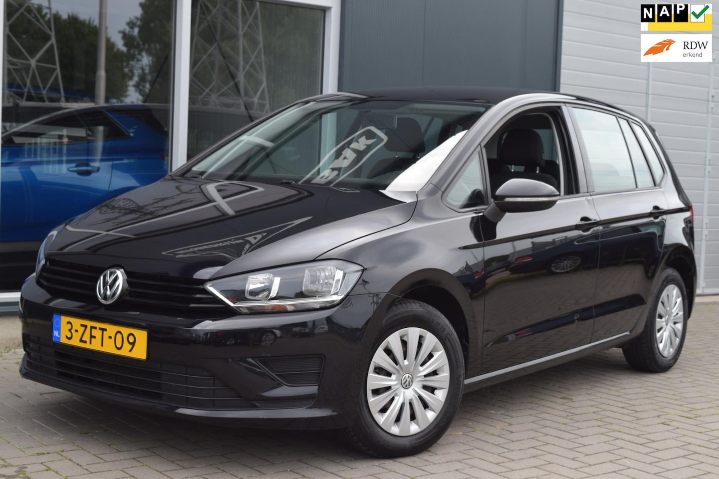 Volkswagen Golf Sportsvan - 1.2 TSI Easyline | Airco | Cruise | NAP + APK 7-2026 ! - AutoWereld.nl