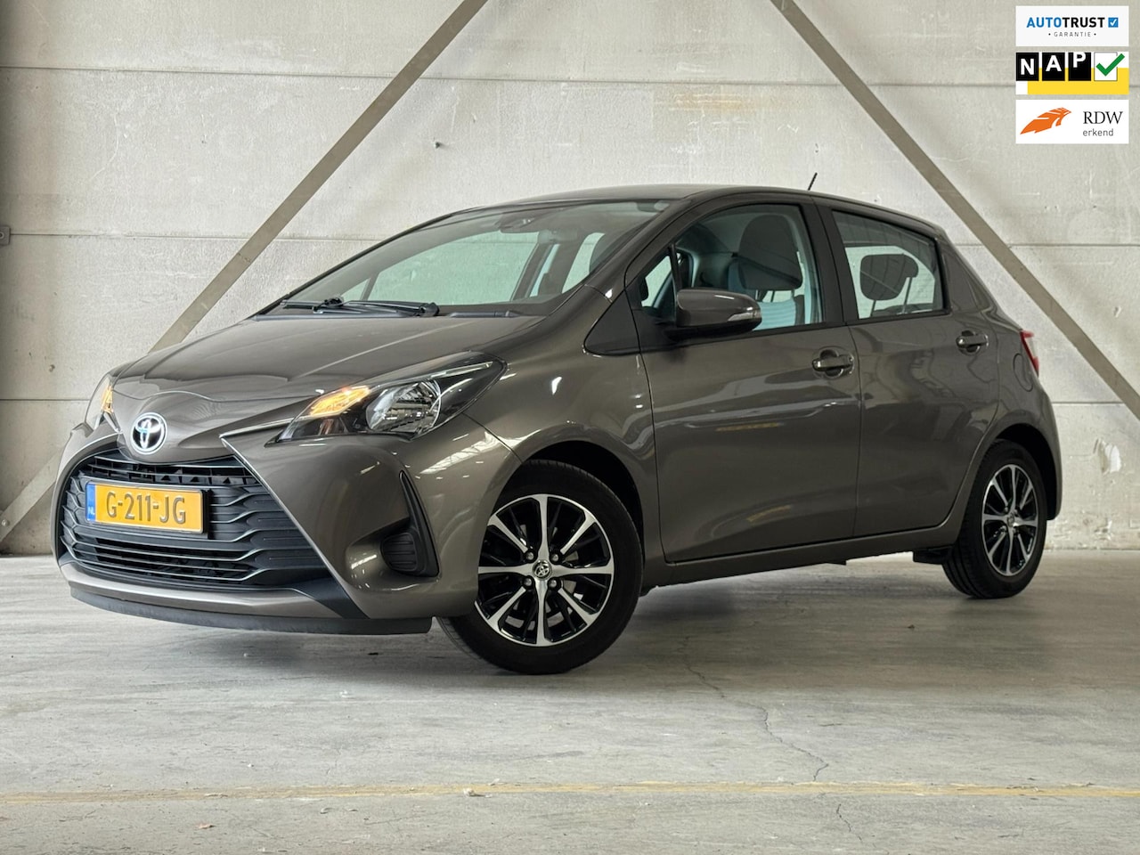 Toyota Yaris - 1.0 VVT-i Connect Airco Camera Lane - AutoWereld.nl